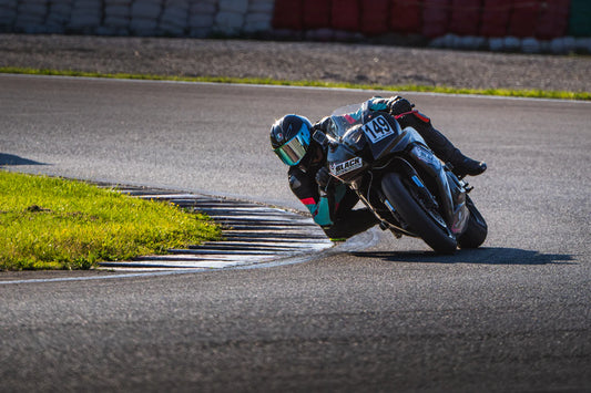 Corso Guida Sportiva in Pista – Coaching Individuale | Black Riders Academy (Vallelunga, Varano, Sardinia Circuit) 2026