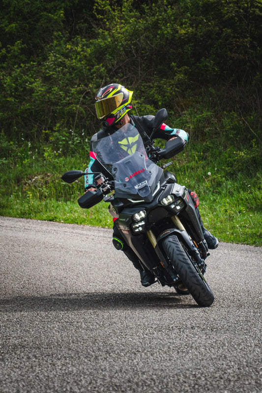 Corso di Guida Sicura su Strada – Roma | Black Riders Academy