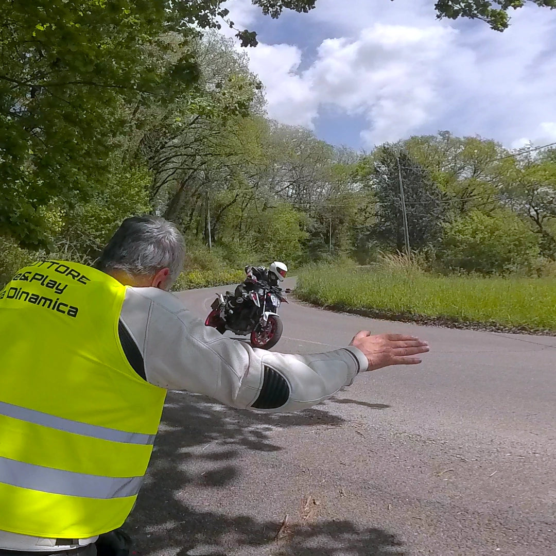 Corso di Guida Sicura Moto 1-to-1 su Strada Ride&Play – Base | Intermedio | Avanzato