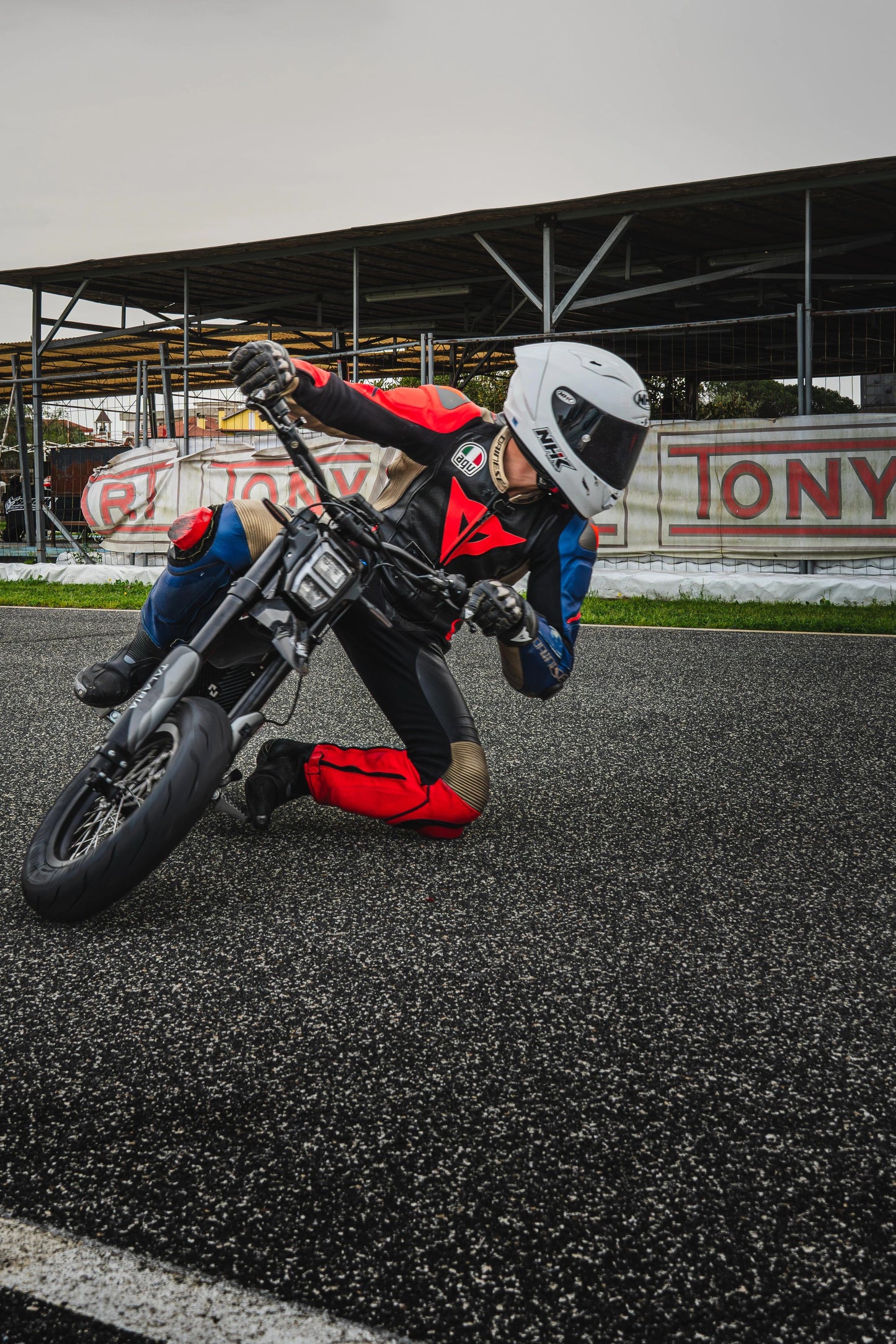 Corso di Guida Sportiva in Pista con Moto Elettrica Talaria – Black Riders Academy (Roma)