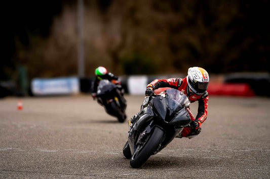 Corso guida sportiva moto Motart a Orte (piazzale, 1:1)