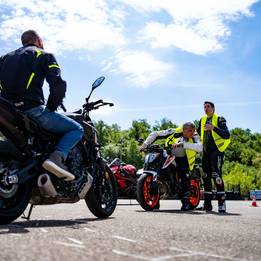 Corso di Guida Sicura su Strada Ride&Play – Base | Intermedio | Avanzato